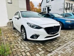 Weiß Gebraucht 2015 Mazda 3 Limousine | 9.750 € (Teuer)