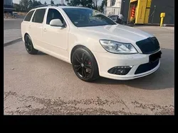 Weiß Gebraucht 2013 Skoda Octavia RS Kombi | 7.499 € (Superpreis)