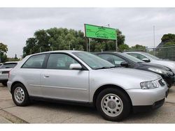 Silber Gebraucht 2002 Audi A3 Ambiente Limousine | 2.690 € (Etwas zu teuer)