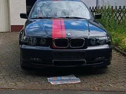 Schwarz Gebraucht 2002 BMW 318 Compact Kleinwagen | 4.300 € (Teuer)
