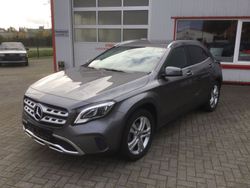 Grau Gebraucht 2019 Mercedes GLA220 SUV | 23.999 € (Fairer Preis)