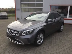 Grau Gebraucht 2019 Mercedes GLA220 SUV | 23.999 € (Fairer Preis)