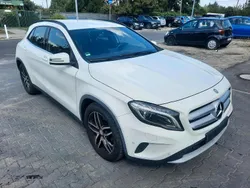 Weiß Gebraucht 2015 Mercedes GLA200 SUV | 7.900 € (Etwas zu teuer)