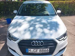 Weiß Gebraucht 2020 Audi A3 Sportback Advanced Limousine | 18.500 € (Guter Preis)