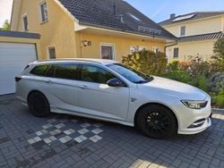 Weiß Gebraucht 2019 Opel Insignia Exklusiv Kombi | 20.500 € (Fairer Preis)