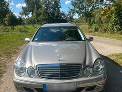 Grau Gebraucht 2004 Mercedes 220 Kombi | 3.150 € (Fairer Preis)