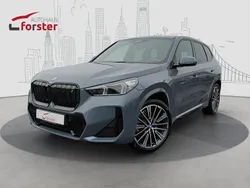 Grau Gebraucht 2023 BMW iX1 M Sport SUV | 42.990 € (Fairer Preis)