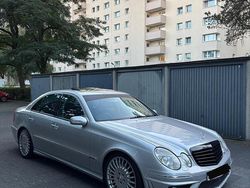 Silber Gebraucht 2002 Mercedes E63 AMG Avantgarde Limousine | 7.500 €