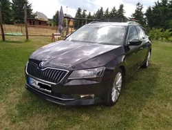 Schwarz Gebraucht 2015 Skoda Superb Style Kombi | 15.400 € (Fairer Preis)