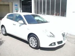 Weiß Gebraucht 2015 Alfa Romeo Giulietta Turismo Kleinwagen | 10.250 € (Fairer Preis)