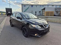Black (m) Gebraucht 2016 Nissan Qashqai 360º SUV | 8.490 € (Superpreis)