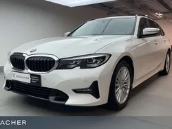 Alpinweiss Gebraucht 2019 BMW 330 Shadowline Kombi | 27.849 € (Guter Preis)