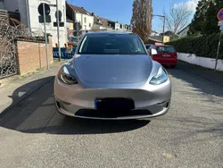 Silber Gebraucht 2023 Tesla Model Y Long Range SUV | 48.999 € (Teuer)