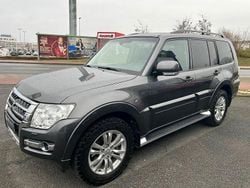 Grau Gebraucht 2017 Mitsubishi Pajero Edition SUV | 28.950 € (Fairer Preis)