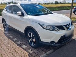 Weiß Gebraucht 2017 Nissan Qashqai N-Connecta SUV | 13.500 € (Fairer Preis)