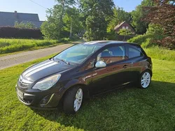 Schwarz Gebraucht 2011 Opel Corsa Edition Kleinwagen | 1.800 € (Guter Preis)