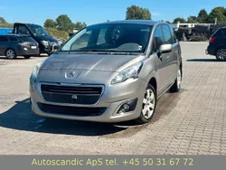 Grau Gebraucht 2014 Peugeot 5008 Active Van / Kleinbus | 3.900 € (Etwas zu teuer)