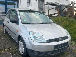 Silber Gebraucht 2004 Ford Fiesta Limousine | 990 € (Guter Preis)