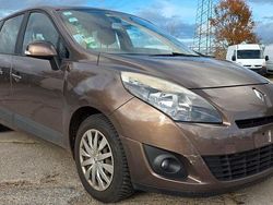 Braun Gebraucht 2009 Renault Scénic III Expression Van / Kleinbus | 2.590 € (Etwas zu teuer)