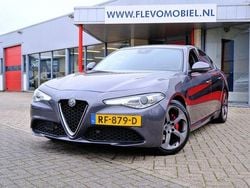 Grau Gebraucht 2017 Alfa Romeo Giulia Super Limousine | 14.750 € (Guter Preis)