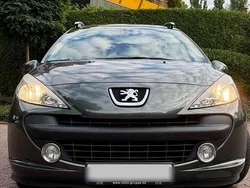 Grau Gebraucht 2009 Peugeot 207 Premium Kombi | 3.690 € (Fairer Preis)