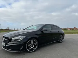 Schwarz Gebraucht 2016 Mercedes CLA180 Shooting Brake AMG line Kombi | 14.000 € (Fairer Preis)