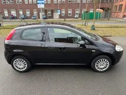 Schwarz Gebraucht 2013 Fiat Punto Kleinwagen | 2.400 € (Superpreis)