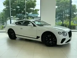 Weiss Gebraucht 2023 Bentley Continental Limousine | 279.000 €