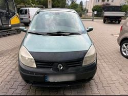 Grün Gebraucht 2005 Renault Scénic II Van / Kleinbus | 1.000 € (Fairer Preis)