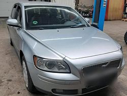 Silber Gebraucht 2006 Volvo V50 Kombi | 2.200 €