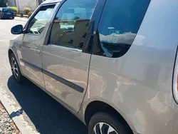 Andere farben Gebraucht 2009 Skoda Roomster Kombi | 3.300 € (Etwas zu teuer)