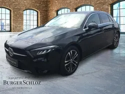 Metalliclack kosmosschwarz Gebraucht 2024 Mercedes A180 Progressive Limousine | 29.500 € (Fairer Preis)