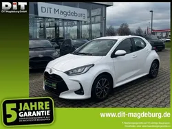 Super white 2 Gebraucht 2021 Toyota Yaris Team Kleinwagen | 14.990 € (Guter Preis)