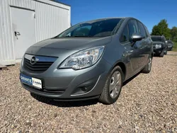 Grau Gebraucht 2013 Opel Meriva Van / Kleinbus | 4.999 € (Guter Preis)