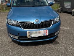 Blau Gebraucht 2015 Skoda Rapid Limousine | 8.290 € (Fairer Preis)