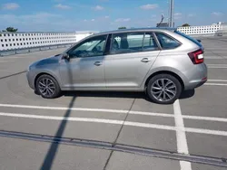Cappuccinobeige metallic Gebraucht 2019 Skoda Rapid Kombi | 13.690 € (Fairer Preis)