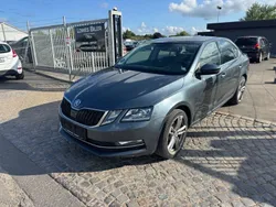 Grau Gebraucht 2019 Skoda Octavia Style Limousine | 9.500 € (Fairer Preis)