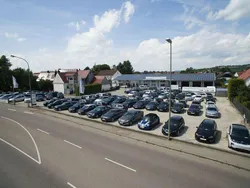 Grau Gebraucht 2023 Audi Q4 e-tron Ambiente SUV | 37.995 € (Fairer Preis)