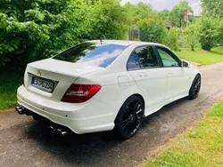 Weiß Gebraucht 2012 Mercedes C200 Avantgarde Limousine | 10.900 € (Guter Preis)