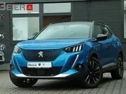 Blau Gebraucht 2021 Peugeot e-2008 GT SUV | 18.680 € (Fairer Preis)