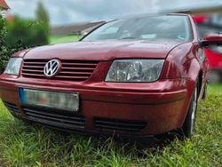 Rot Gebraucht 1999 VW Bora Limousine | 1.600 € (Etwas zu teuer)