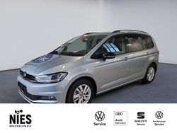 Oyster silver metallic Gebraucht 2024 VW Touran Highline Van / Kleinbus | 34.980 € (Fairer Preis)