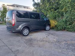 Grau Gebraucht 2023 Ford Tourneo Custom Titanium Van | 41.500 € (Guter Preis)