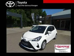 Schneeweiß Gebraucht 2019 Toyota Yaris Hybrid Basis | 15.150 €