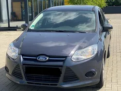 Grau Gebraucht 2012 Ford Focus Kombi | 3.999 € (Fairer Preis)