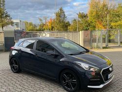 Grau Gebraucht 2015 Hyundai i30 Turbo Limousine | 12.000 € (Teuer)