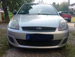 Silber Gebraucht 2007 Ford Fiesta Kleinwagen | 2.900 € (Etwas zu teuer)