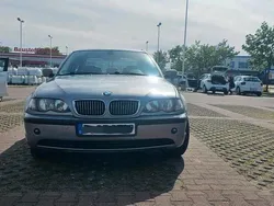 Grau Gebraucht 2004 BMW 318 Limousine | 2.100 €