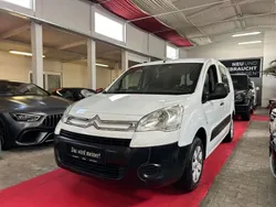 Weiß Gebraucht 2011 Citroën Berlingo Van / Kleinbus | 3.999 € (Fairer Preis)