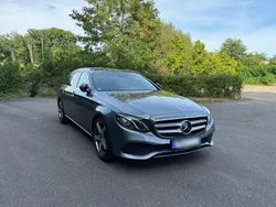 Grau Gebraucht 2018 Mercedes E220 Kombi | 25.600 € (Fairer Preis)